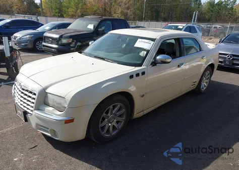 2006 Chrysler 300C z USA, uszkodzony, nr VIN 2C3LA63H76H134947